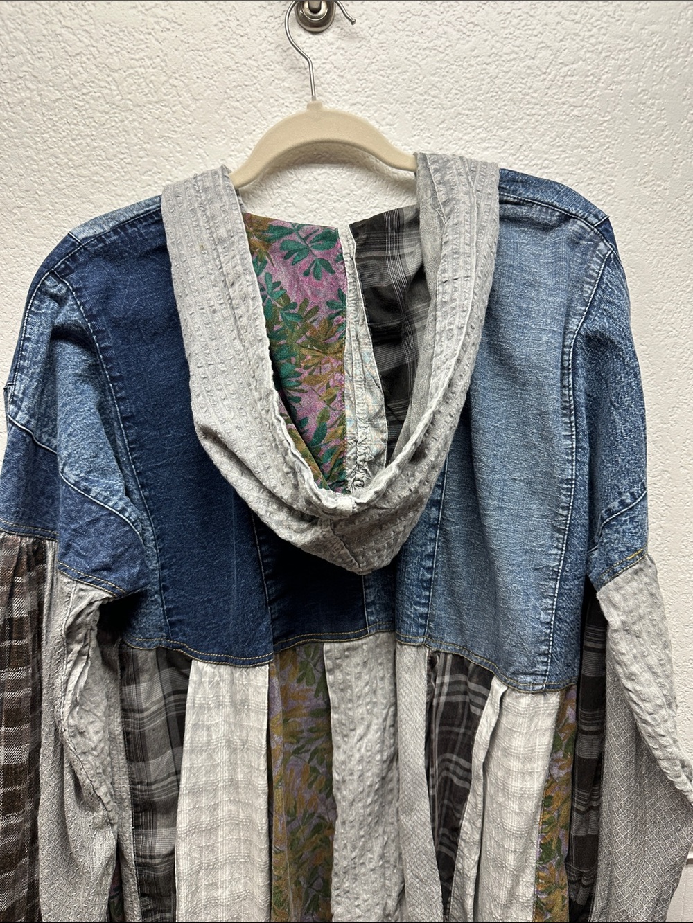 K151 Young Threads Women’s Boho Patchwork Denim Hoodie Blue Denim Multicolor NWT - Picture 8 of 12